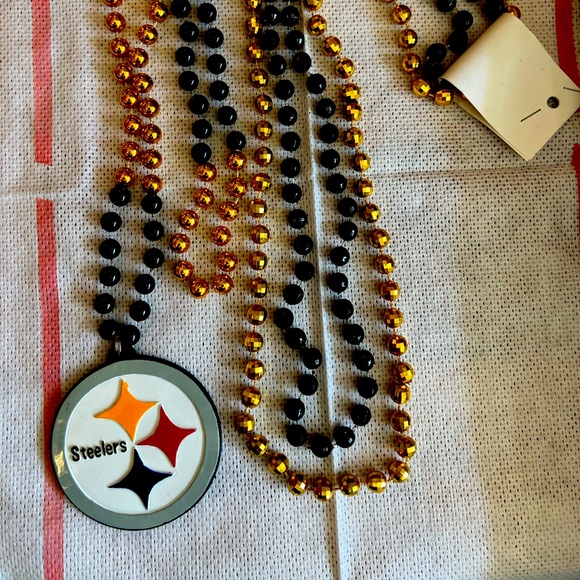 Pittsburgh Steelers Team Logo Mardi Gras Style Beads 24".& two additional beads - Picture 1 of 2